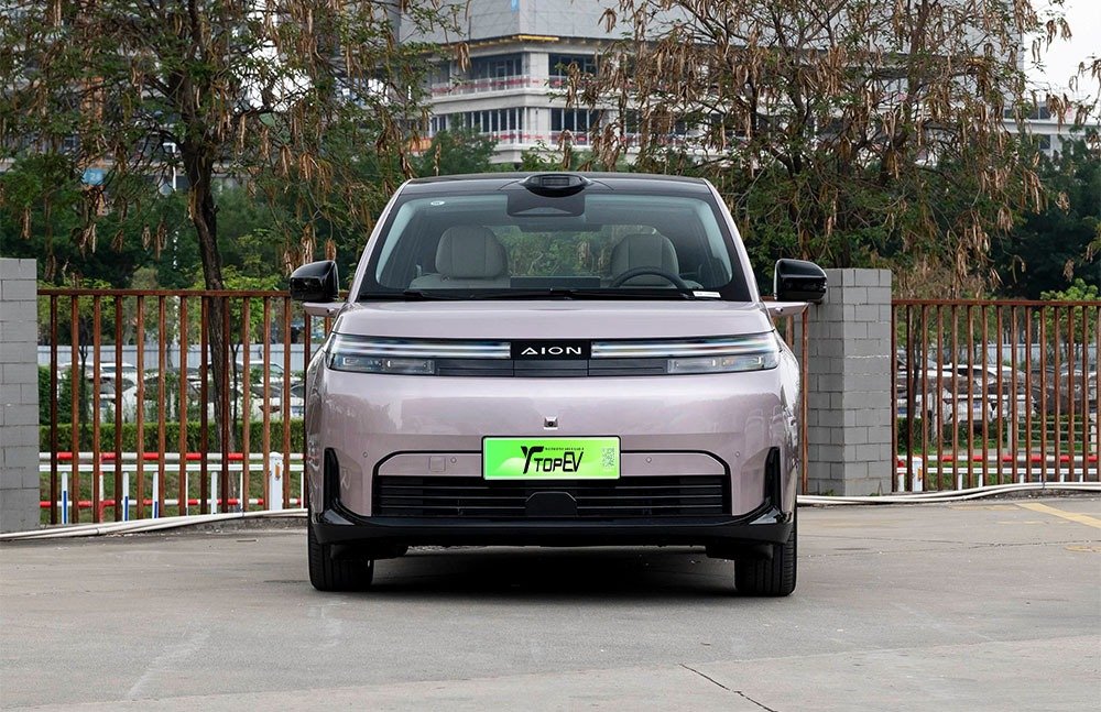 imgi_3_1_3(116) AION N60 2026 – Ready for Export From China | Chinese Sedan for Sale Qatar - Image 1