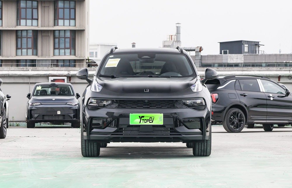 imgi_3_1_3(33) 2026 Lynk & Co 01 – China Export Vehicle | Chinese Sedan Qatar - Image 1