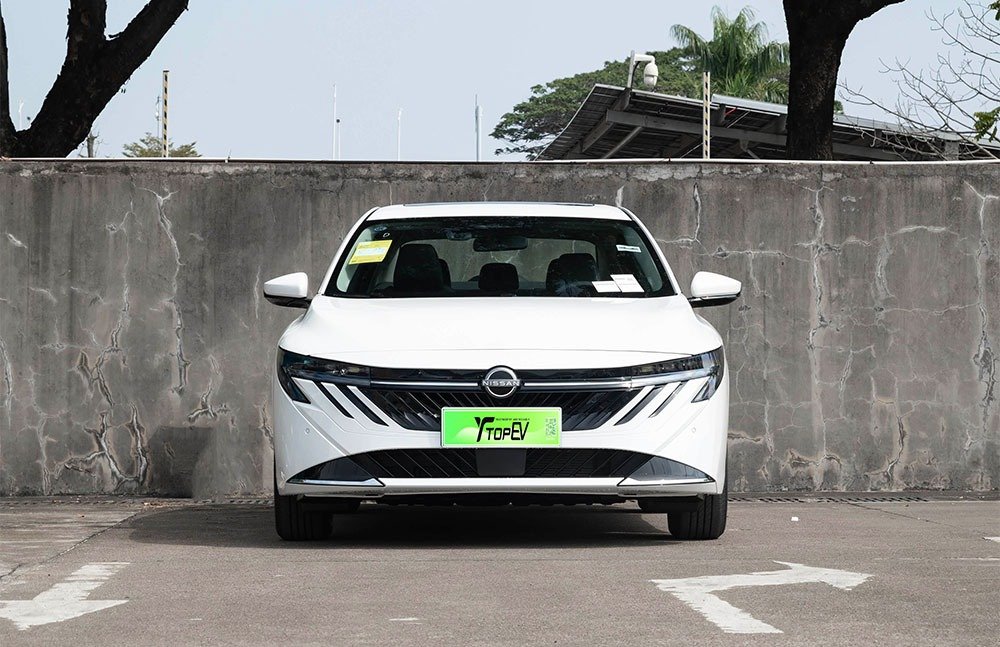 imgi_3_1_3(81) (1) Nissan Sylphy 2026 – Ready for Export From China | China to Qatar Car Export - Image 1