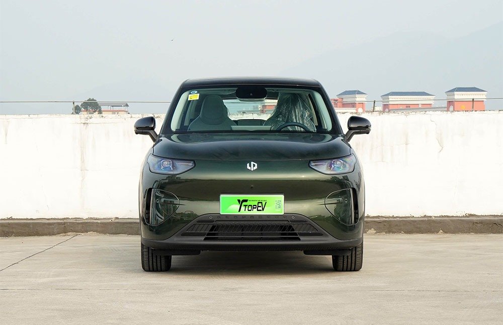 imgi_3_1_3(98) Leapmotor A10 2026 – Ready for Export From China | Chinese EV Qatar - Image 1