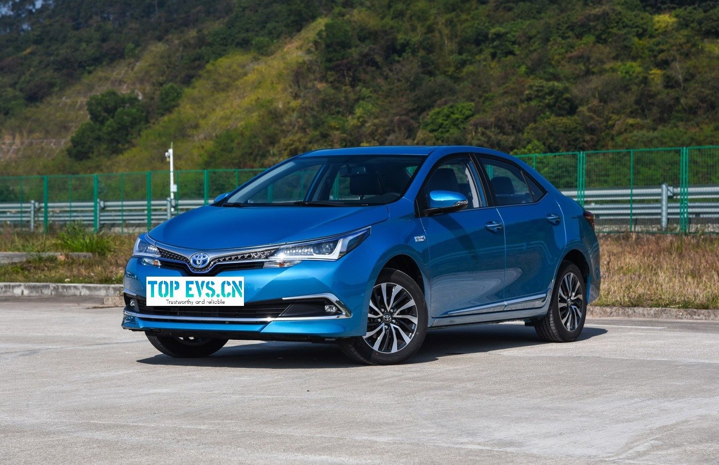 imgi_4_111(1) Toyota Corolla PHEV – Buy Direct From China | Chinese Cars for Qatar Buyers - Image 1